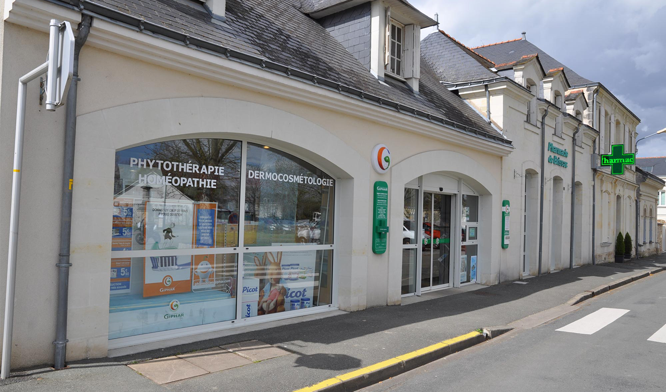 pharmacie de brissac devanture